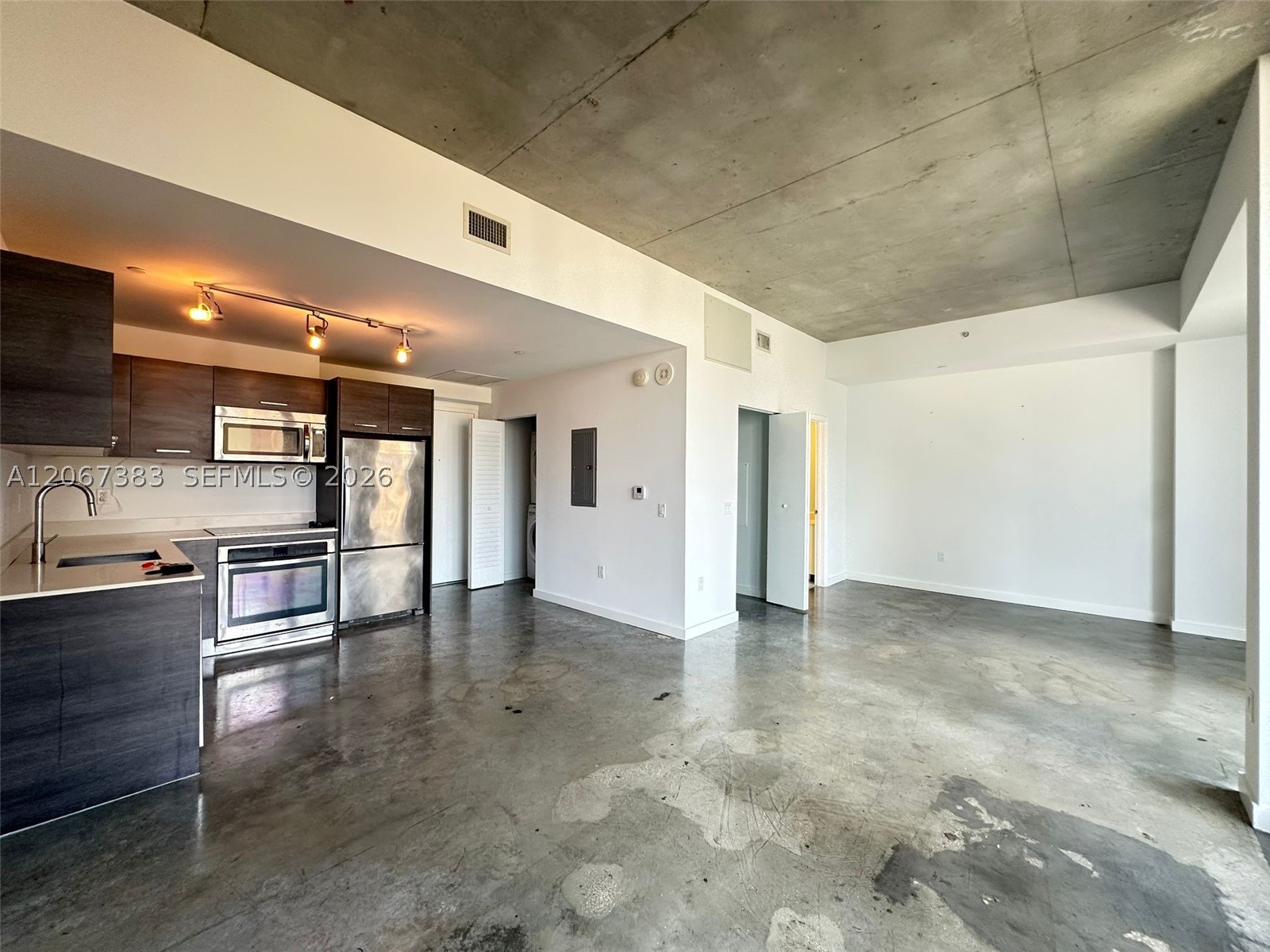 151 SE 1st St #1505, Miami FL 33131
