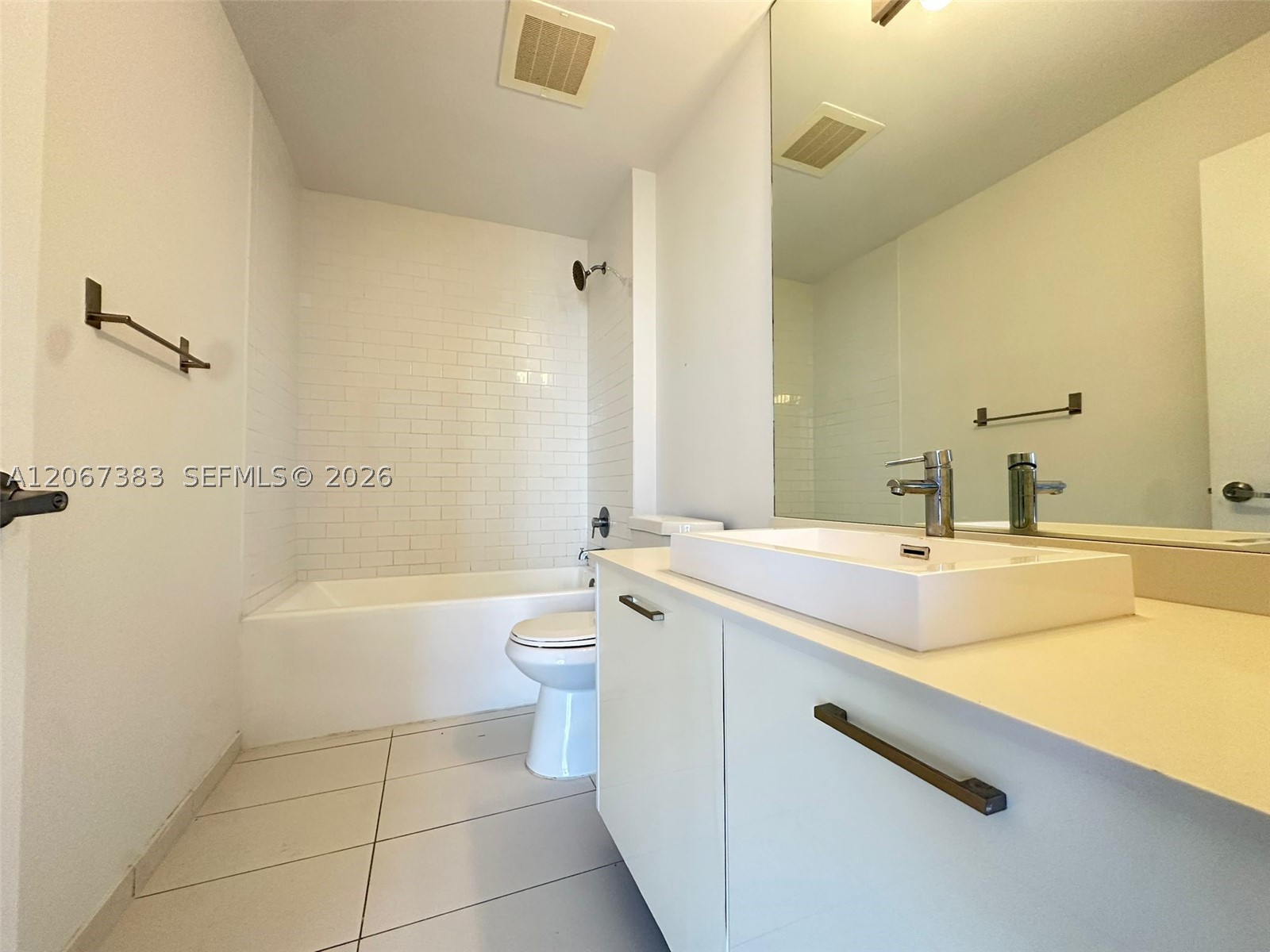 151 SE 1st St #1505, Miami FL 33131
