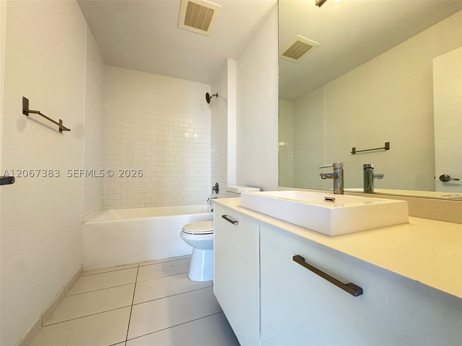 151 SE 1st St #1505, Miami FL 33131