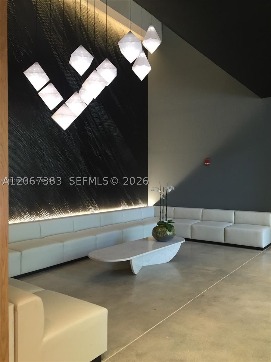 151 SE 1st St #1505, Miami FL 33131