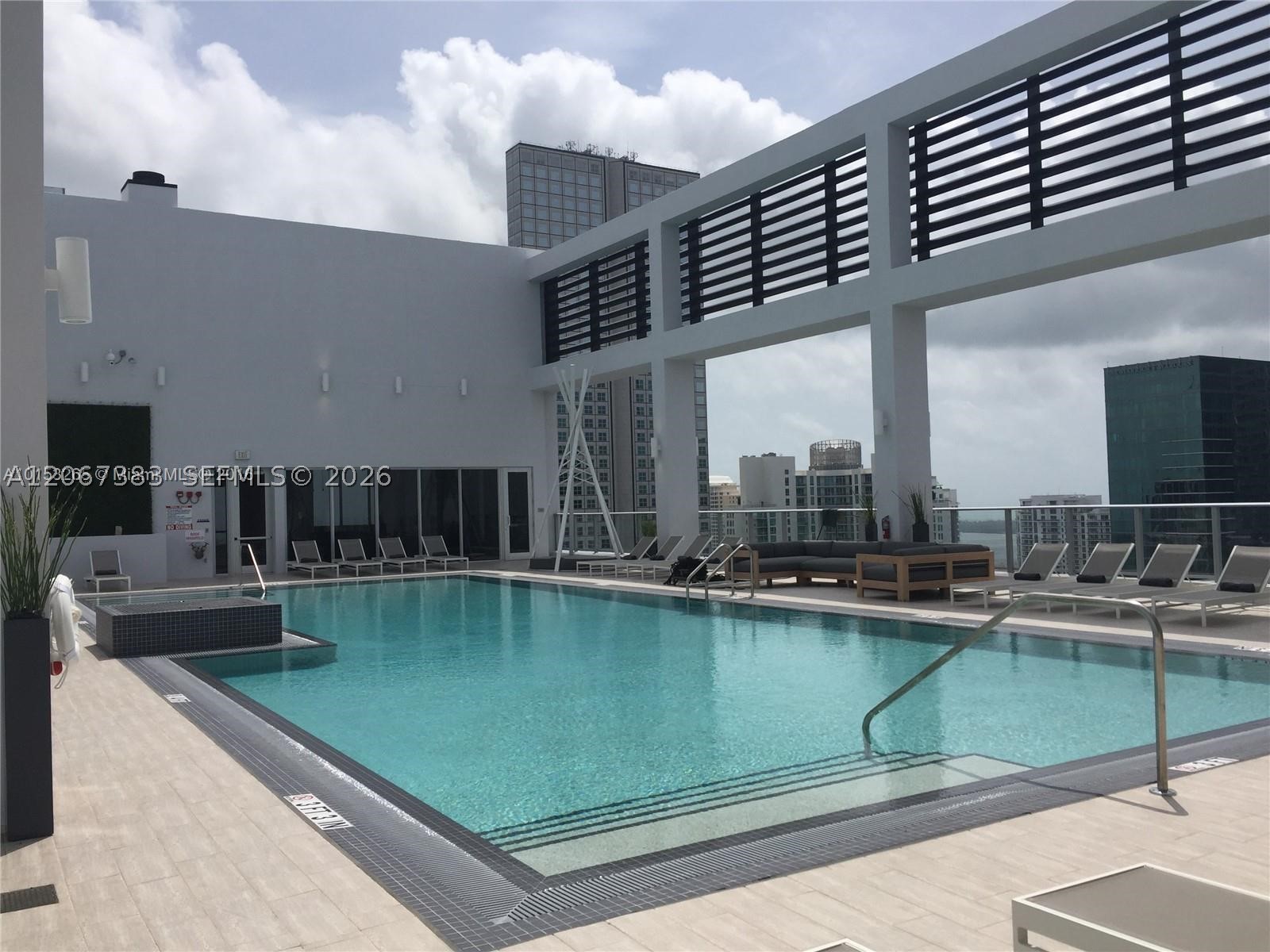 151 SE 1st St #1505, Miami FL 33131