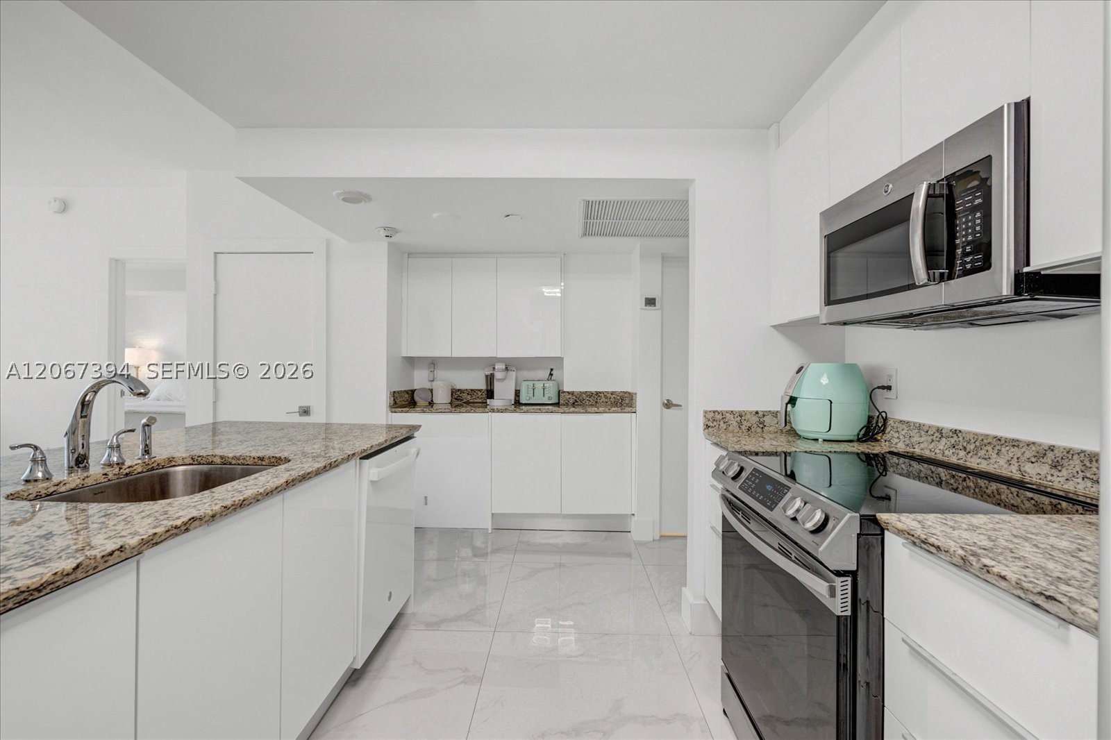 10275 Collins Ave #916, Bal Harbour FL 33154