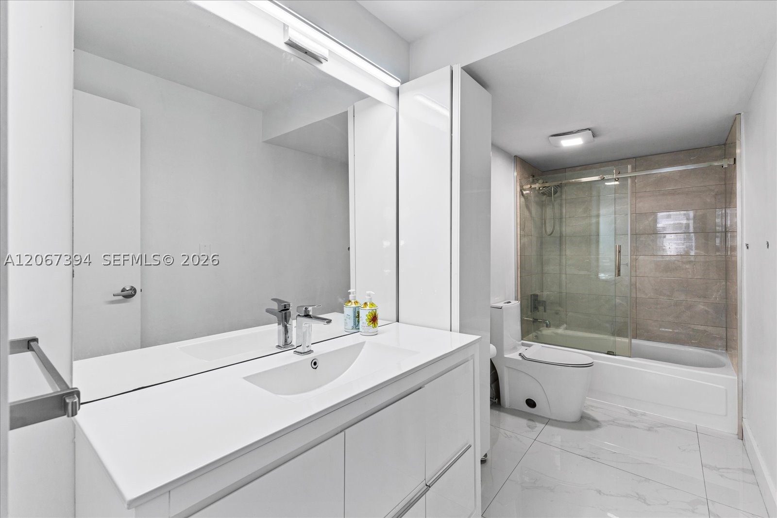 10275 Collins Ave #916, Bal Harbour FL 33154