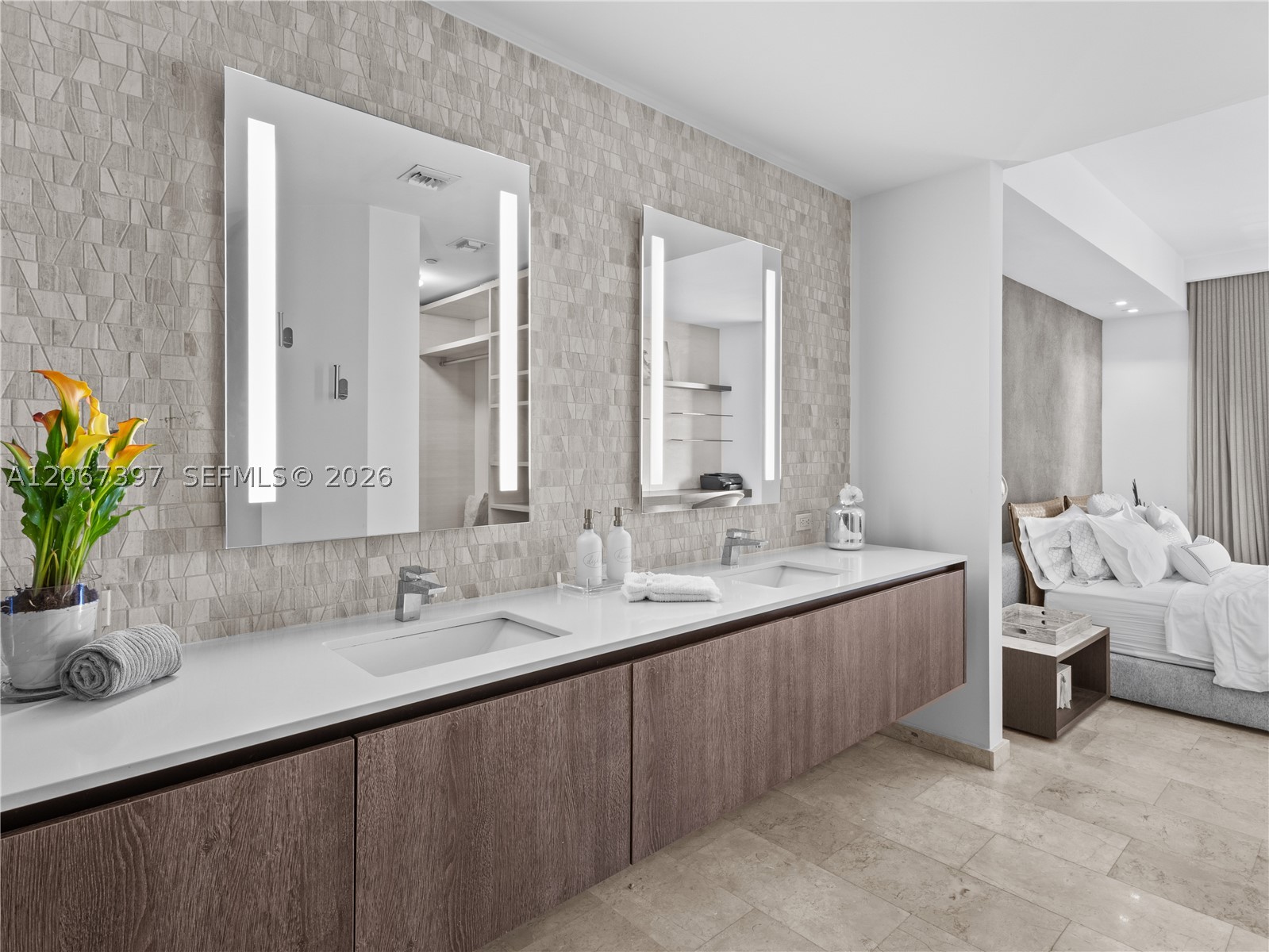 88 SW 7th St #3007, Miami FL 33130