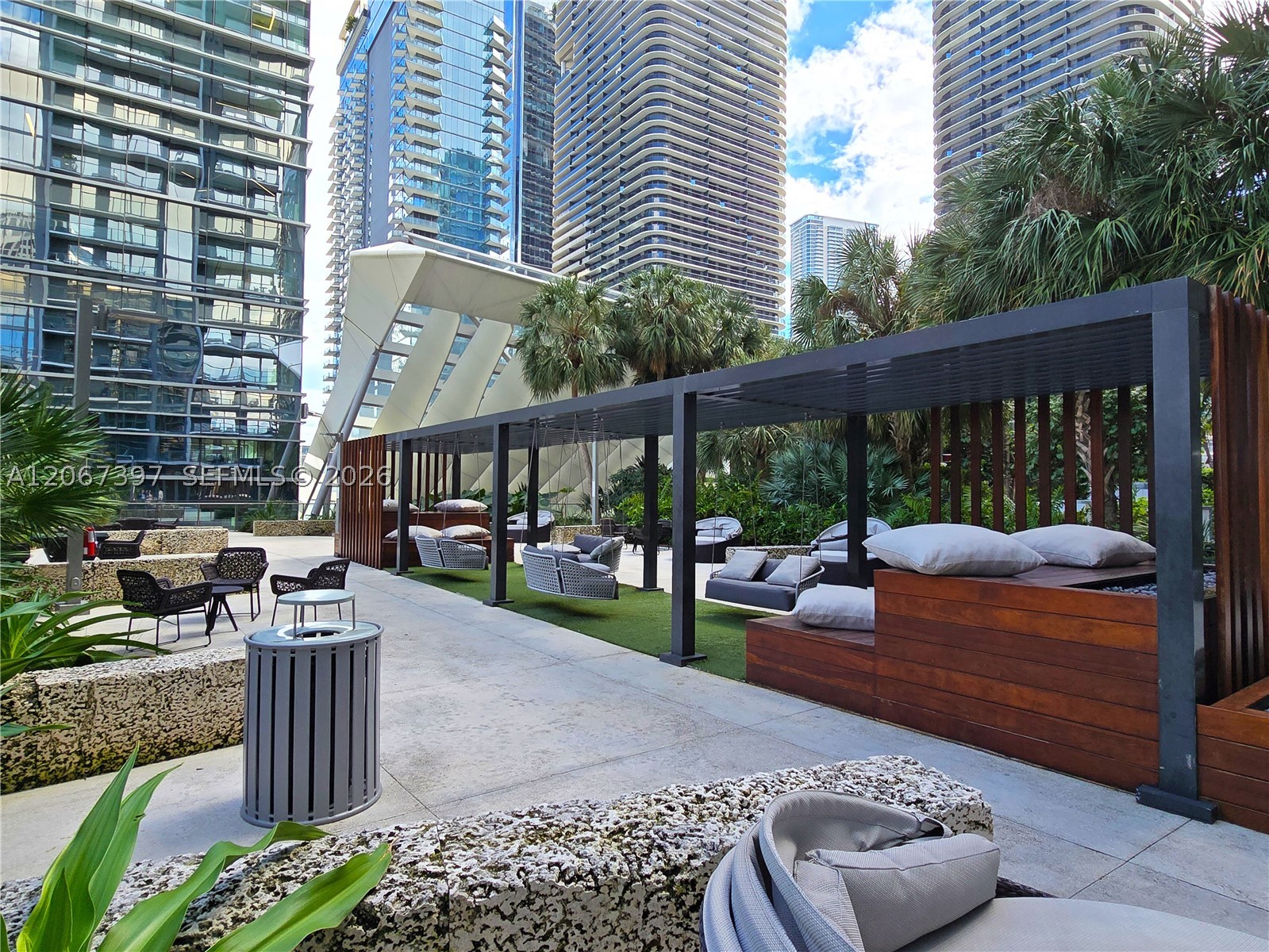 88 SW 7th St #3007, Miami FL 33130