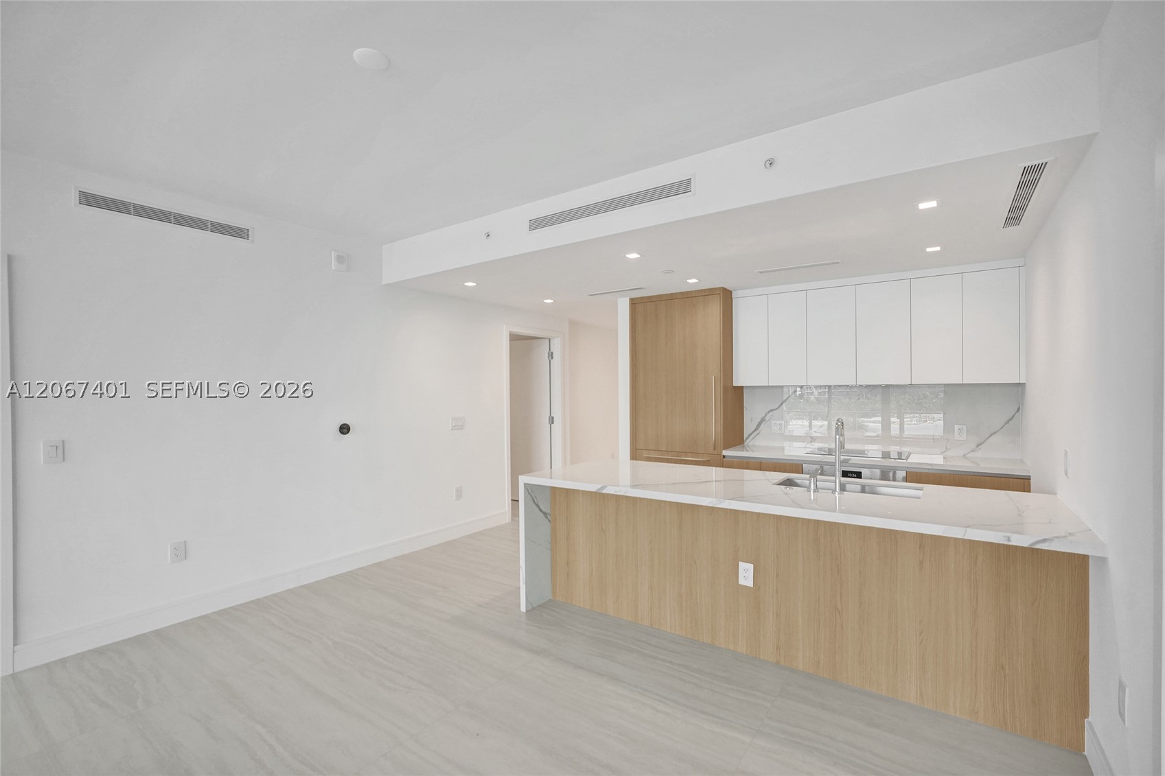 2411 Laguna Circle #208, Miami FL 33181