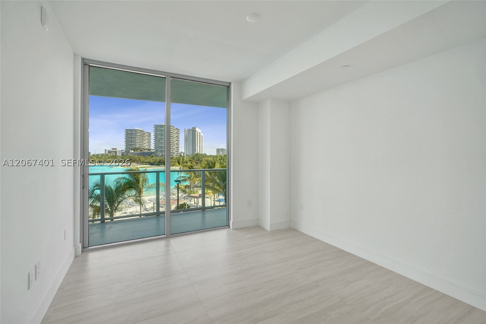 2411 Laguna Circle #208, Miami FL 33181