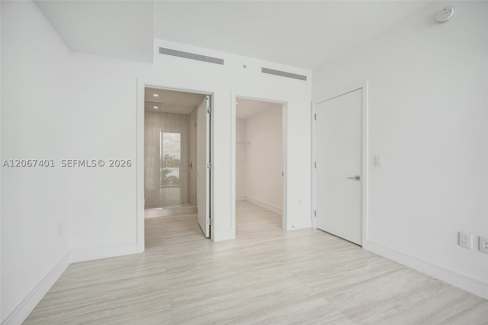 2411 Laguna Circle #208, Miami FL 33181