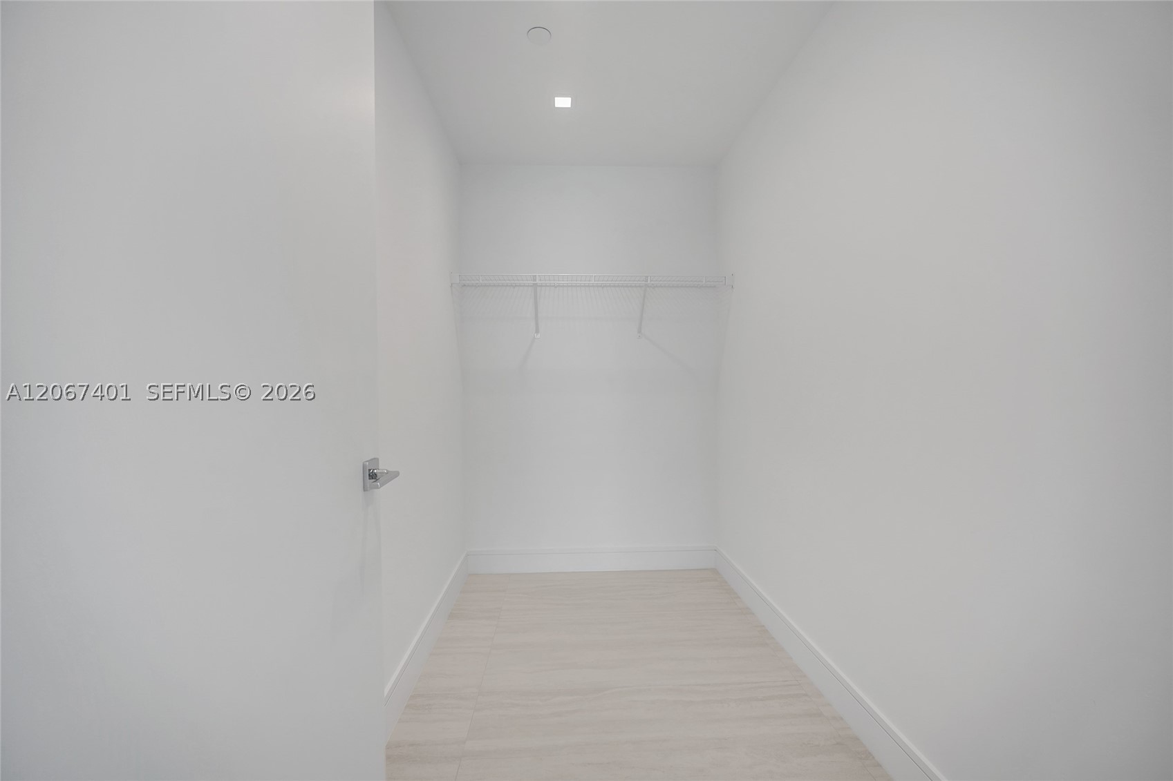 2411 Laguna Circle #208, Miami FL 33181