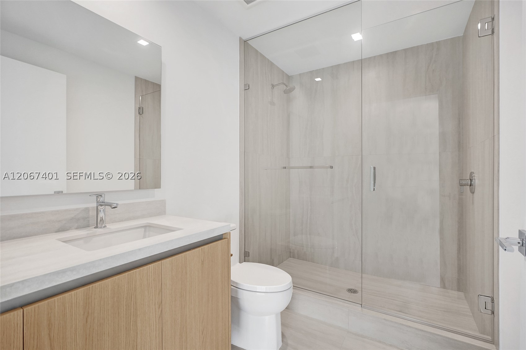 2411 Laguna Circle #208, Miami FL 33181
