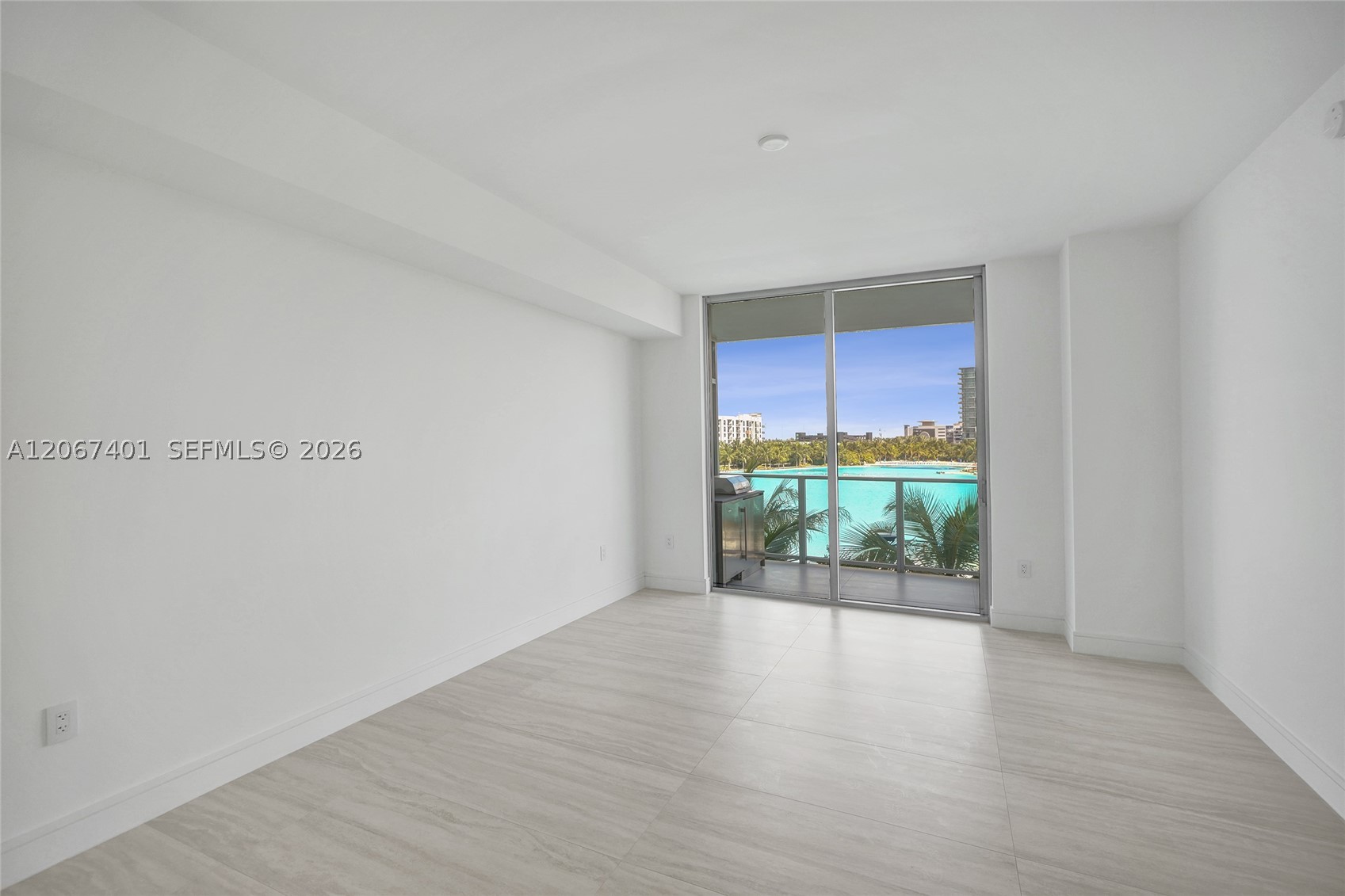2411 Laguna Circle #208, Miami FL 33181
