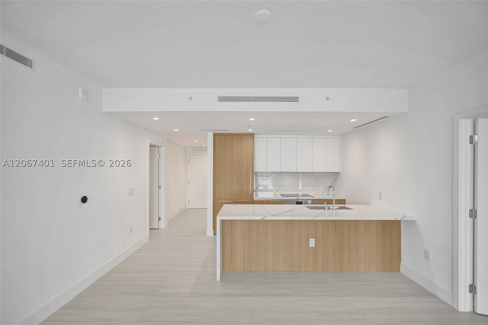 2411 Laguna Circle #208, Miami FL 33181