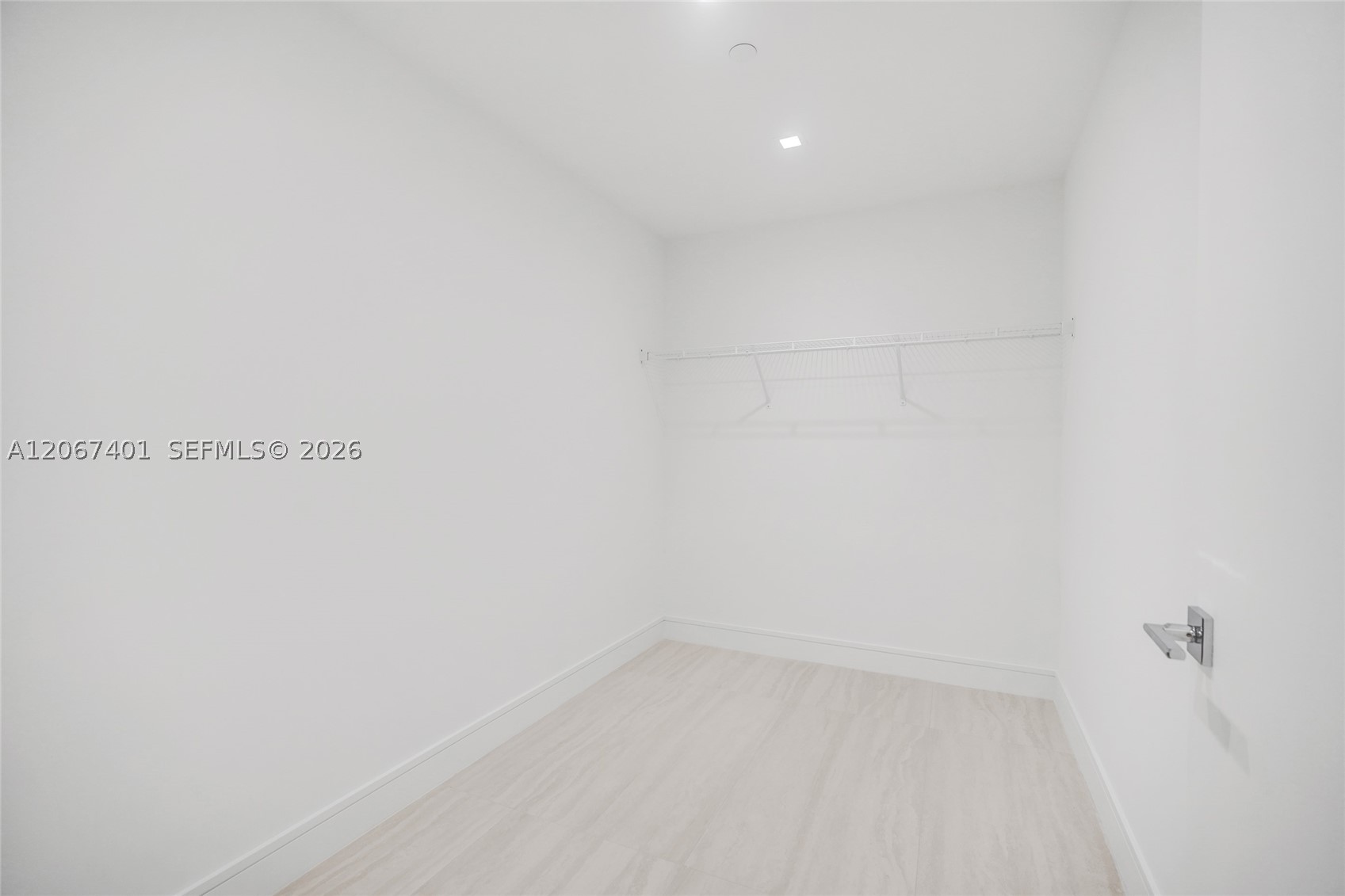 2411 Laguna Circle #208, Miami FL 33181