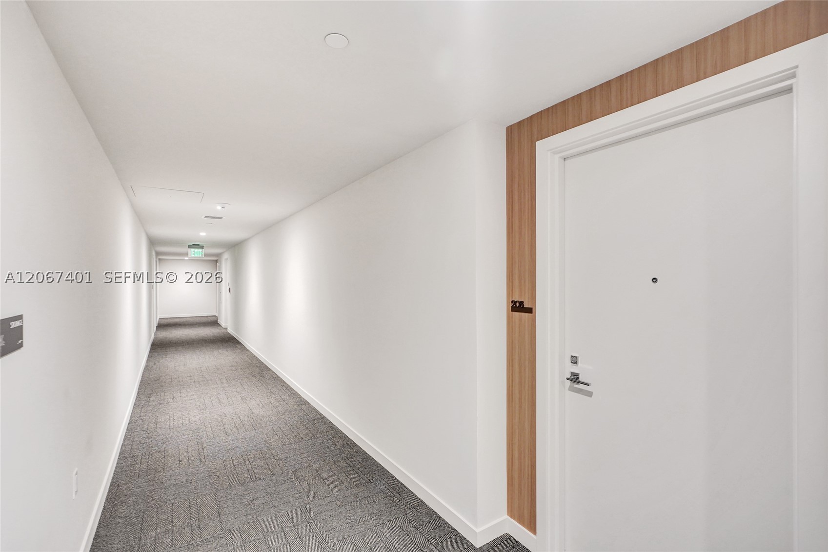 2411 Laguna Circle #208, Miami FL 33181