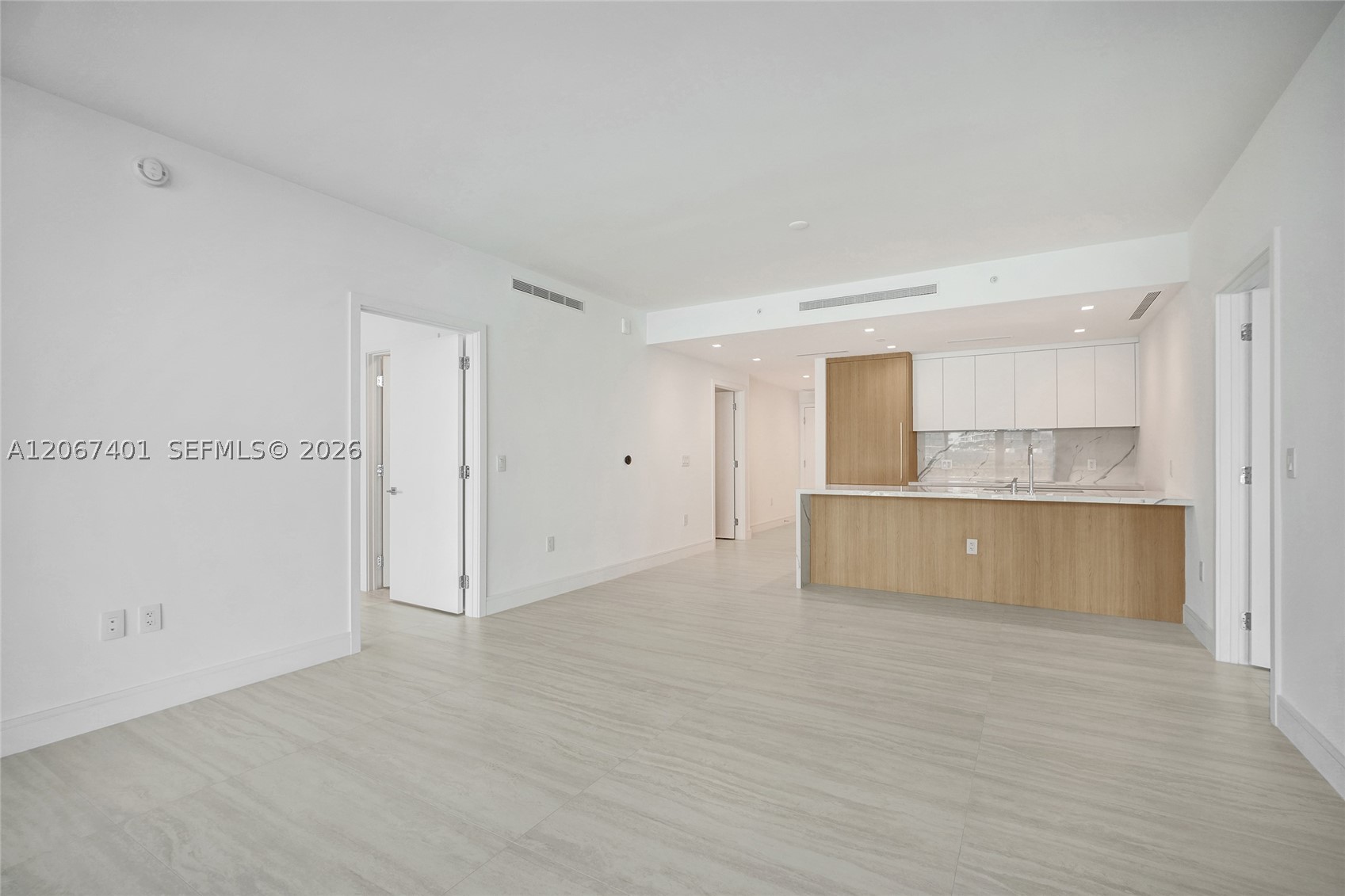 2411 Laguna Circle #208, Miami FL 33181