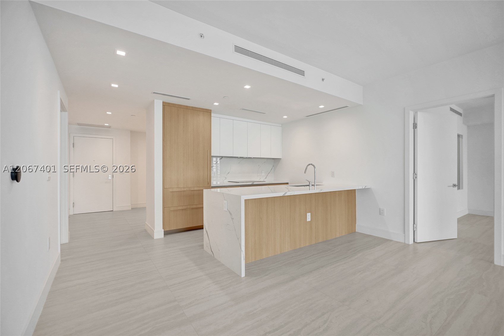 2411 Laguna Circle #208, Miami FL 33181