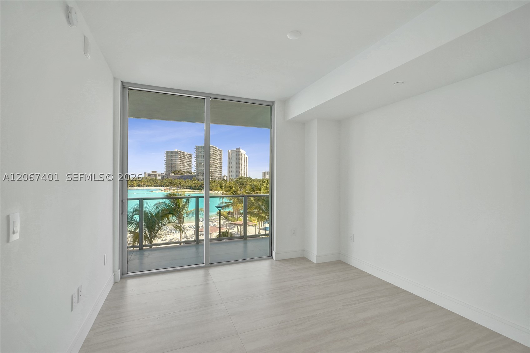 2411 Laguna Circle #208, Miami FL 33181