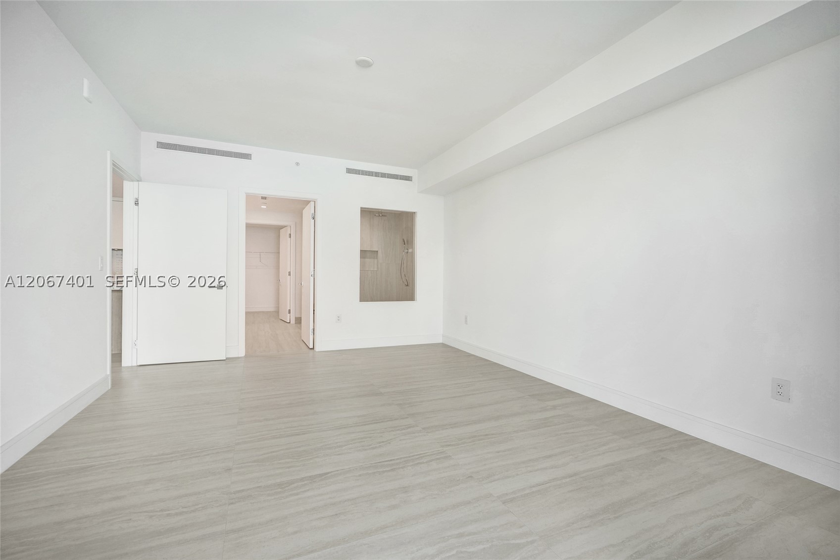 2411 Laguna Circle #208, Miami FL 33181