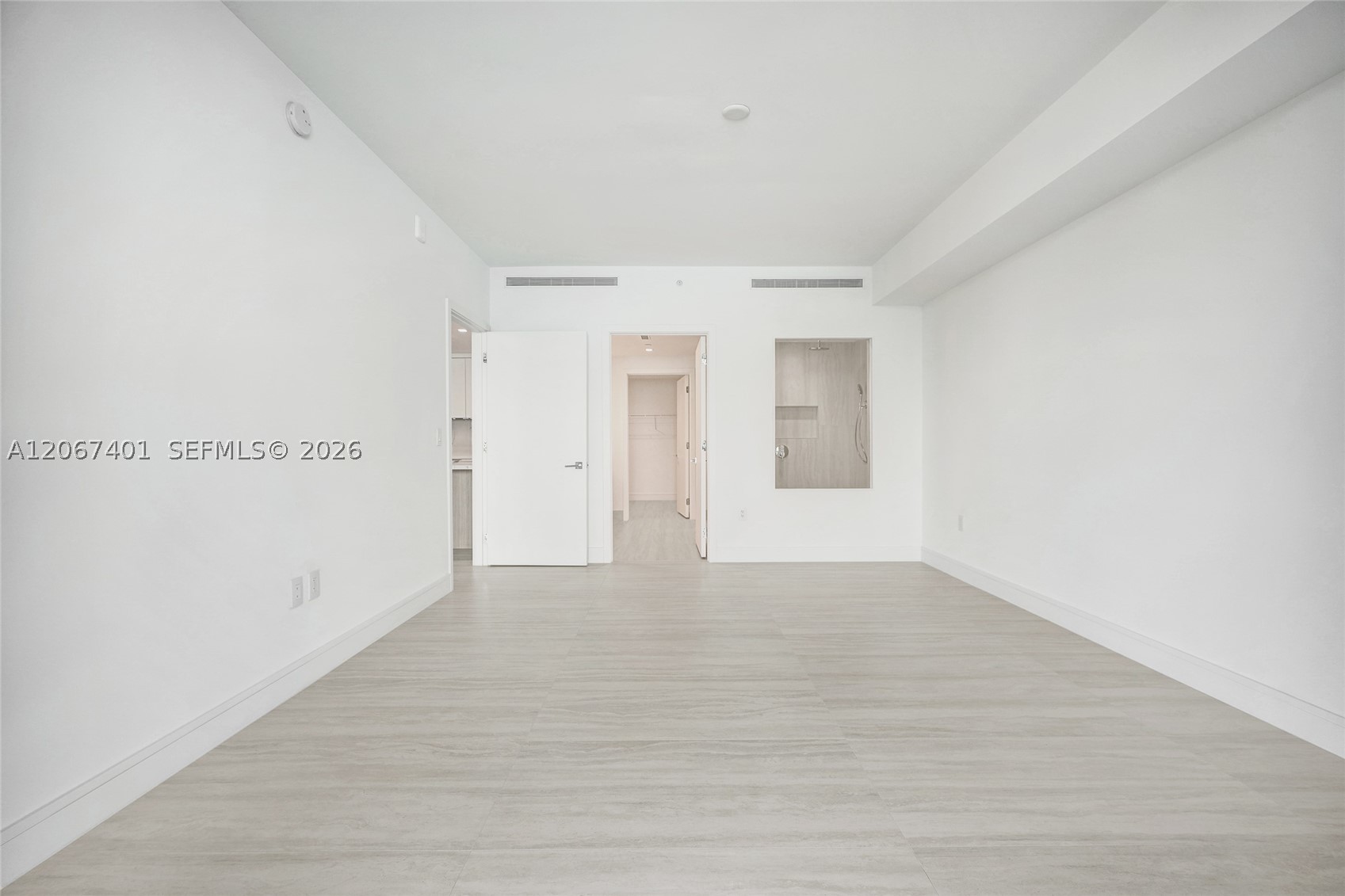 2411 Laguna Circle #208, Miami FL 33181
