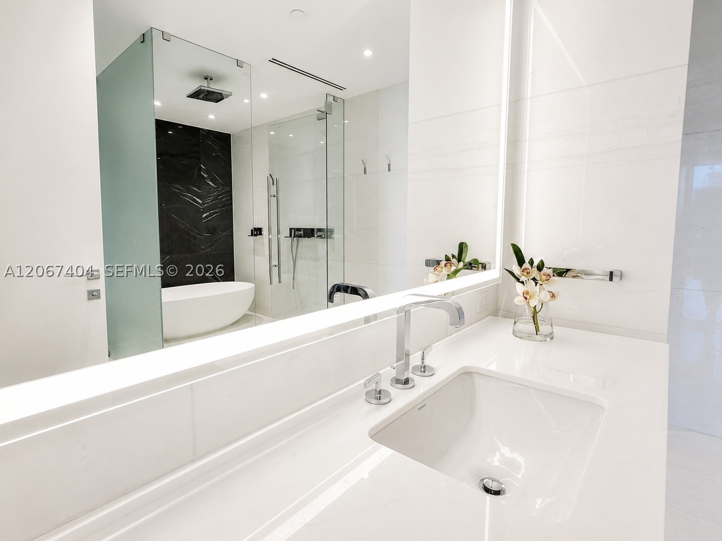300 Biscayne Boulevard Way #2609W, Miami FL 33131