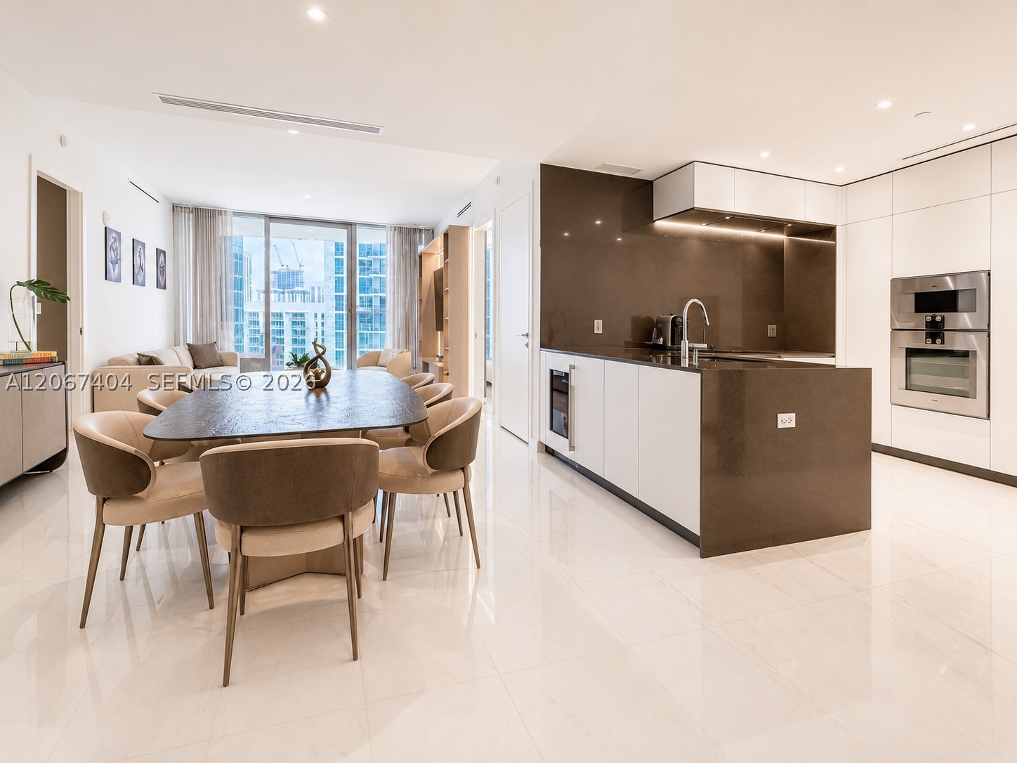 300 Biscayne Boulevard Way #2609W, Miami FL 33131