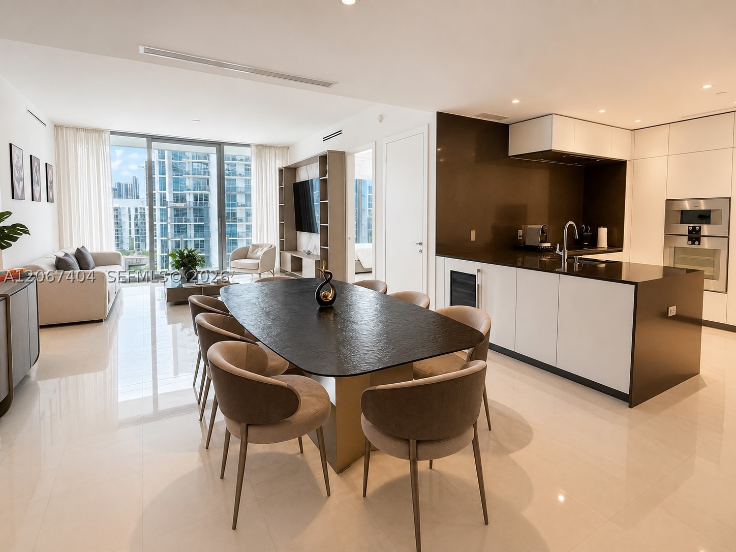 300 Biscayne Boulevard Way #2609W, Miami FL 33131
