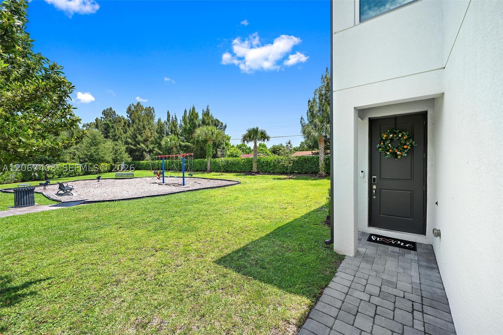 1616 Lindley St, Mangonia Park FL 33407