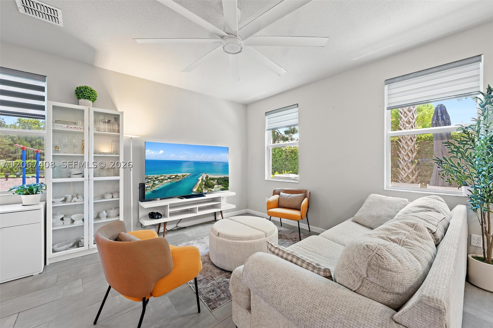 1616 Lindley St, Mangonia Park FL 33407
