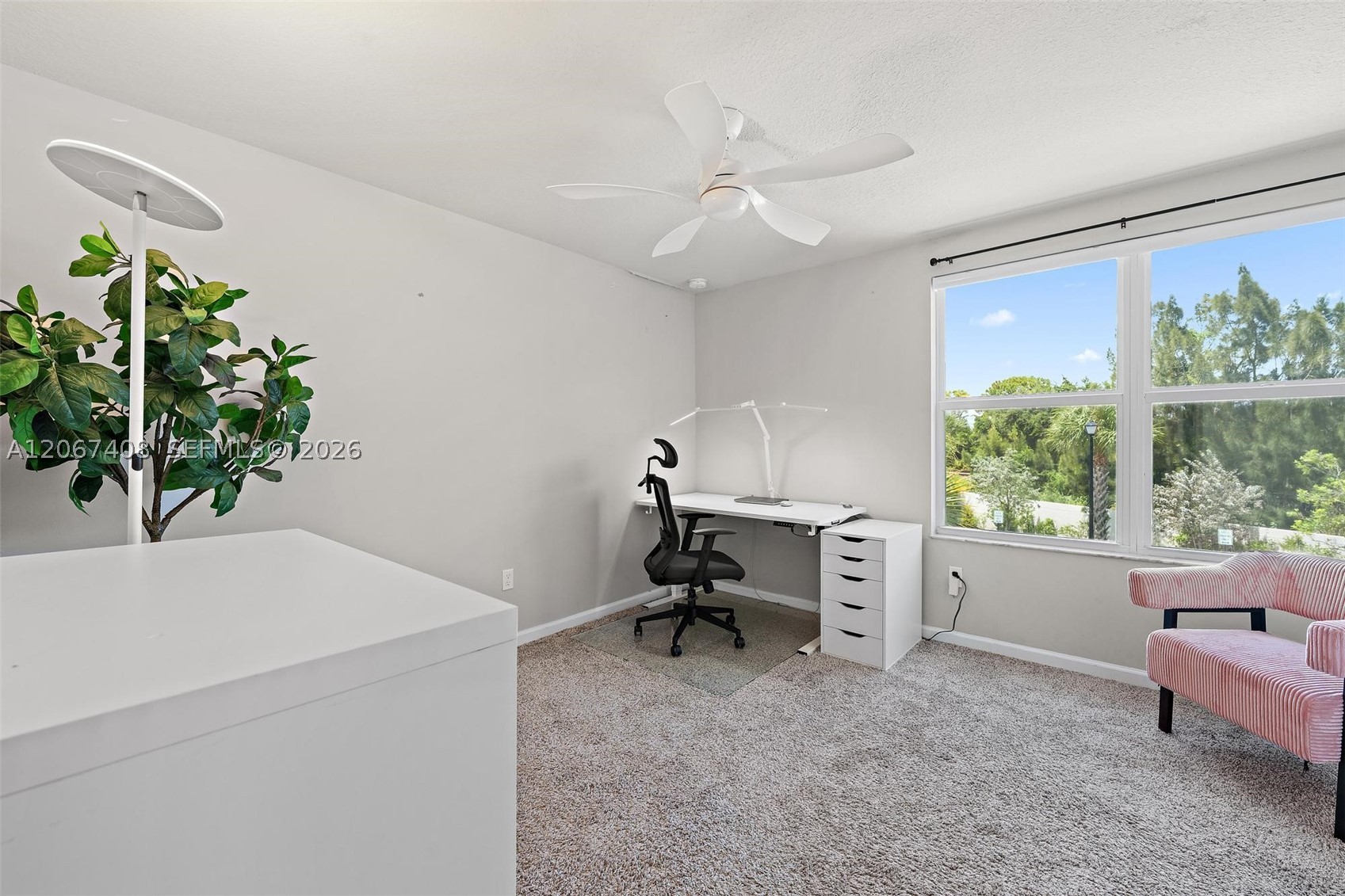 1616 Lindley St, Mangonia Park FL 33407