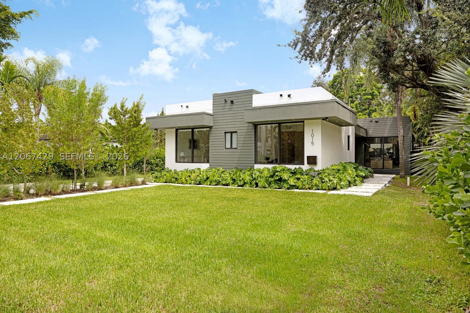 1015 NE 114th St, Biscayne Park FL 33161