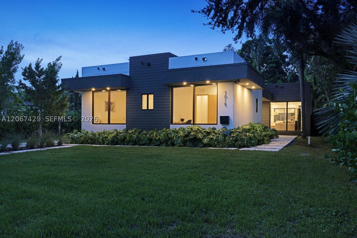 1015 NE 114th St, Biscayne Park FL 33161