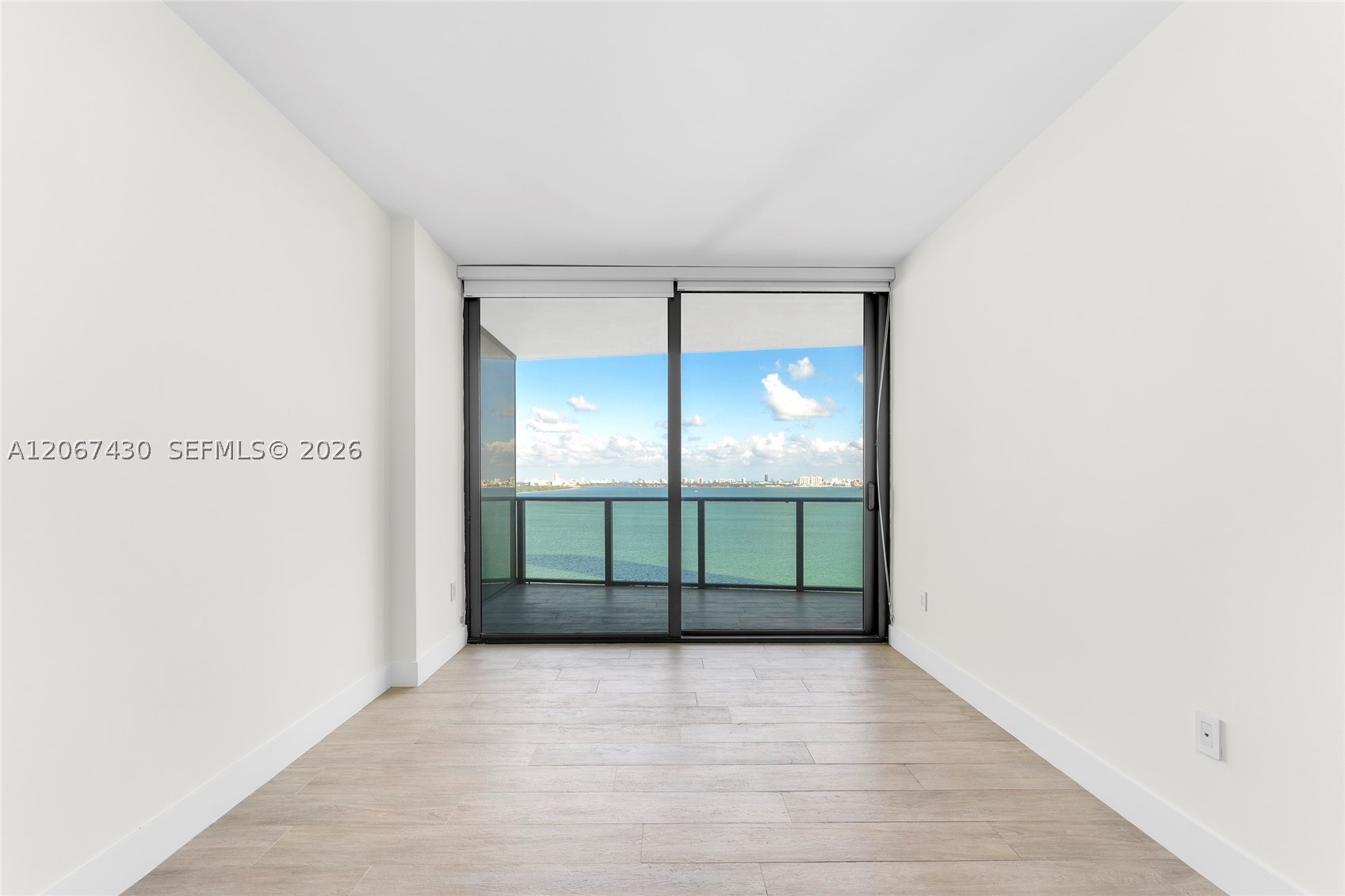 460 NE 28th St #1803, Miami FL 33137