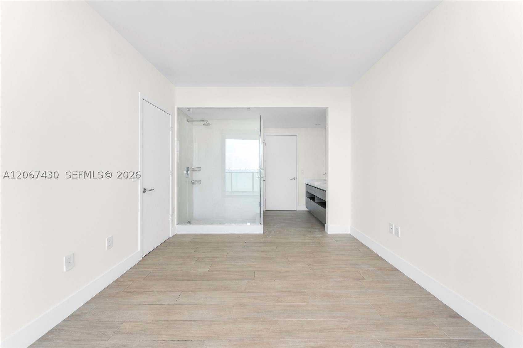 460 NE 28th St #1803, Miami FL 33137