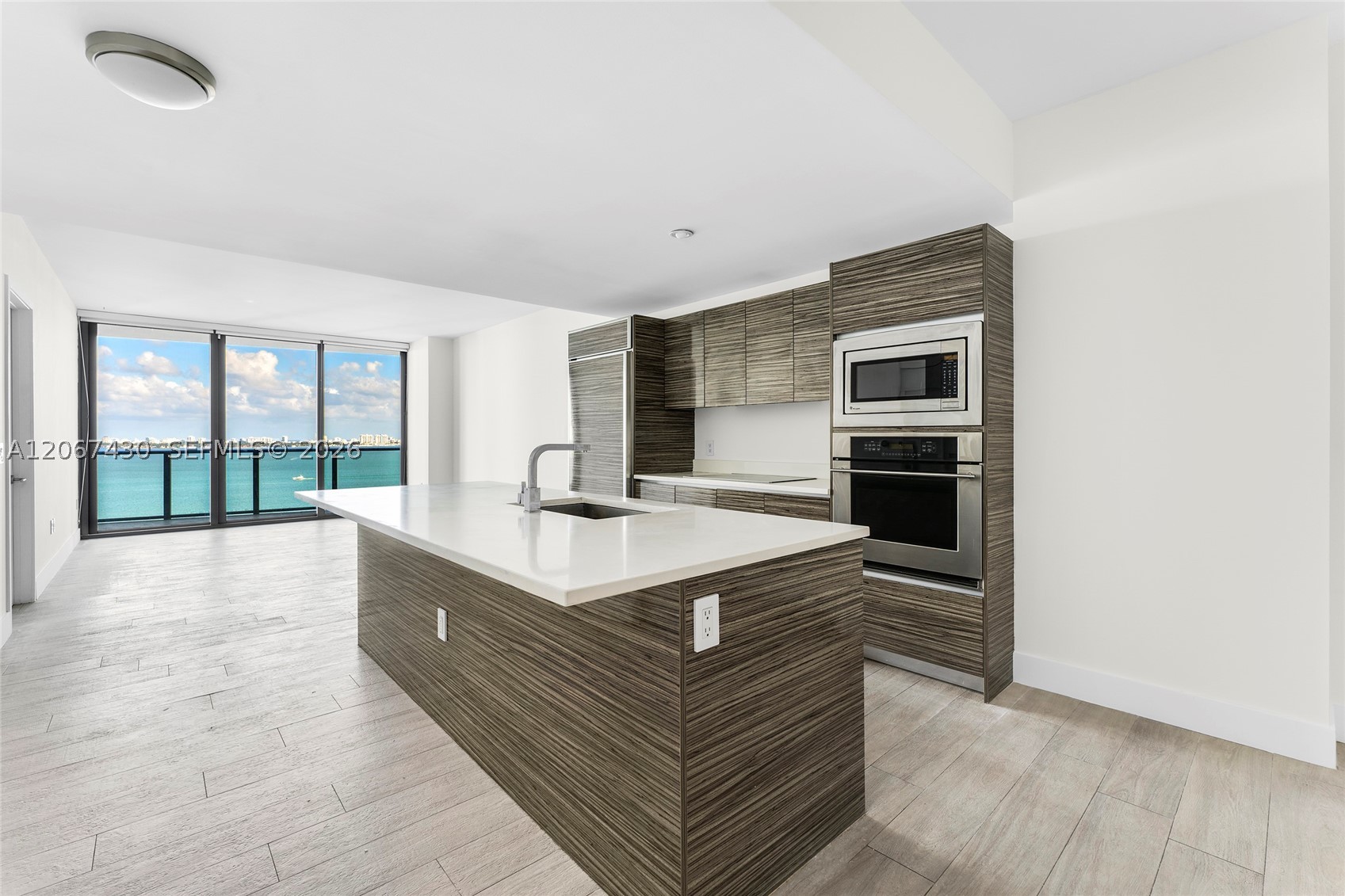 460 NE 28th St #1803, Miami FL 33137
