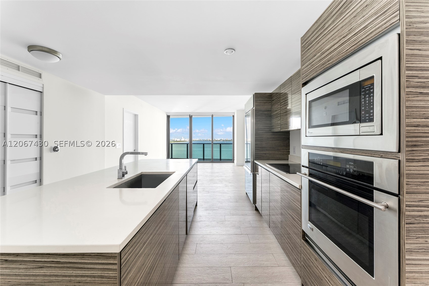 460 NE 28th St #1803, Miami FL 33137