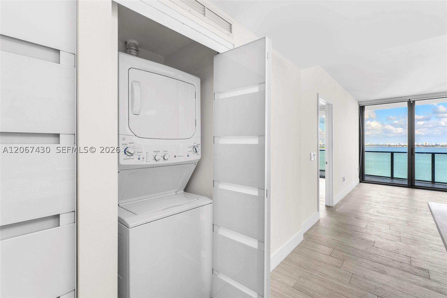 460 NE 28th St #1803, Miami FL 33137