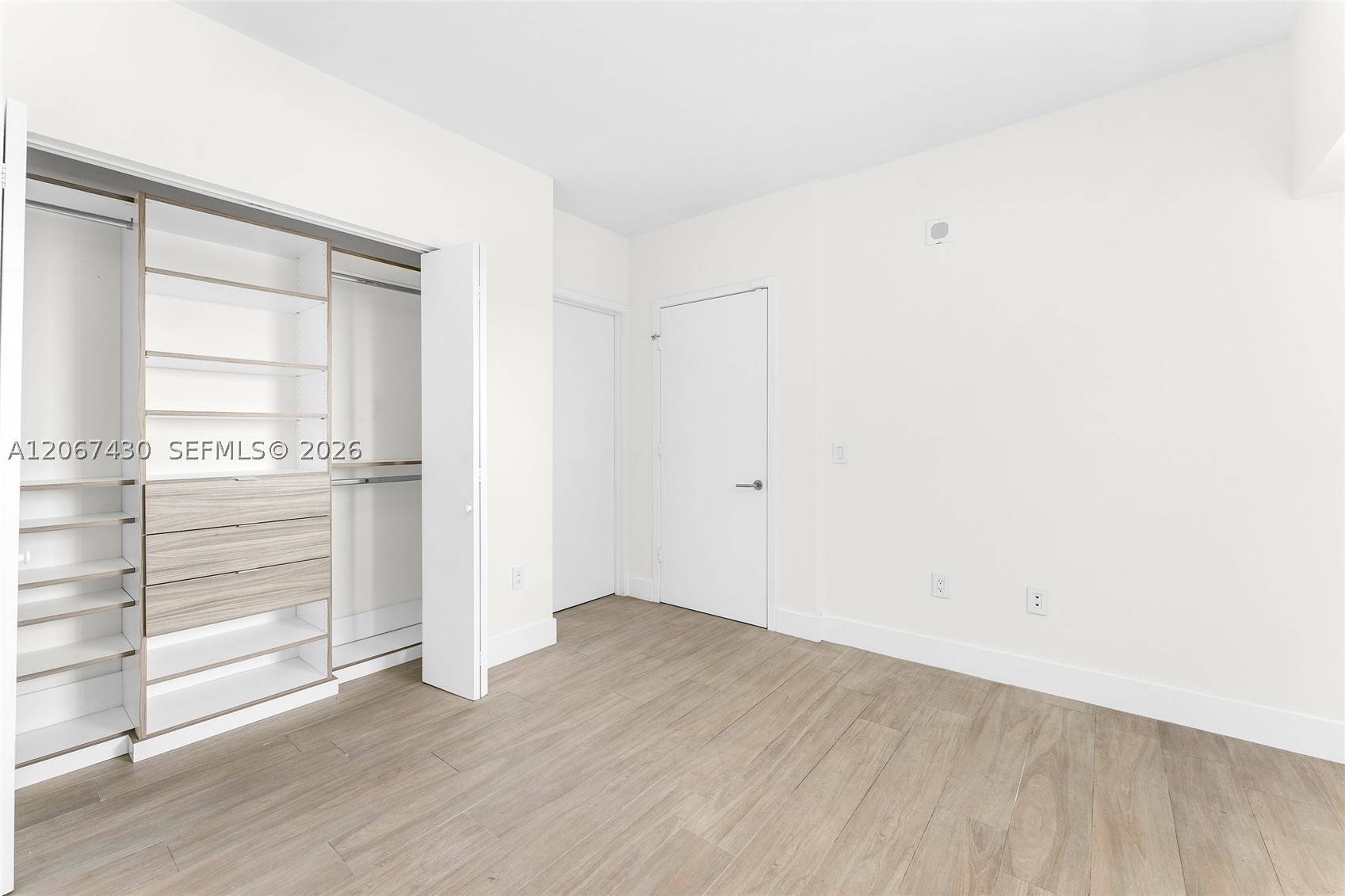 460 NE 28th St #1803, Miami FL 33137