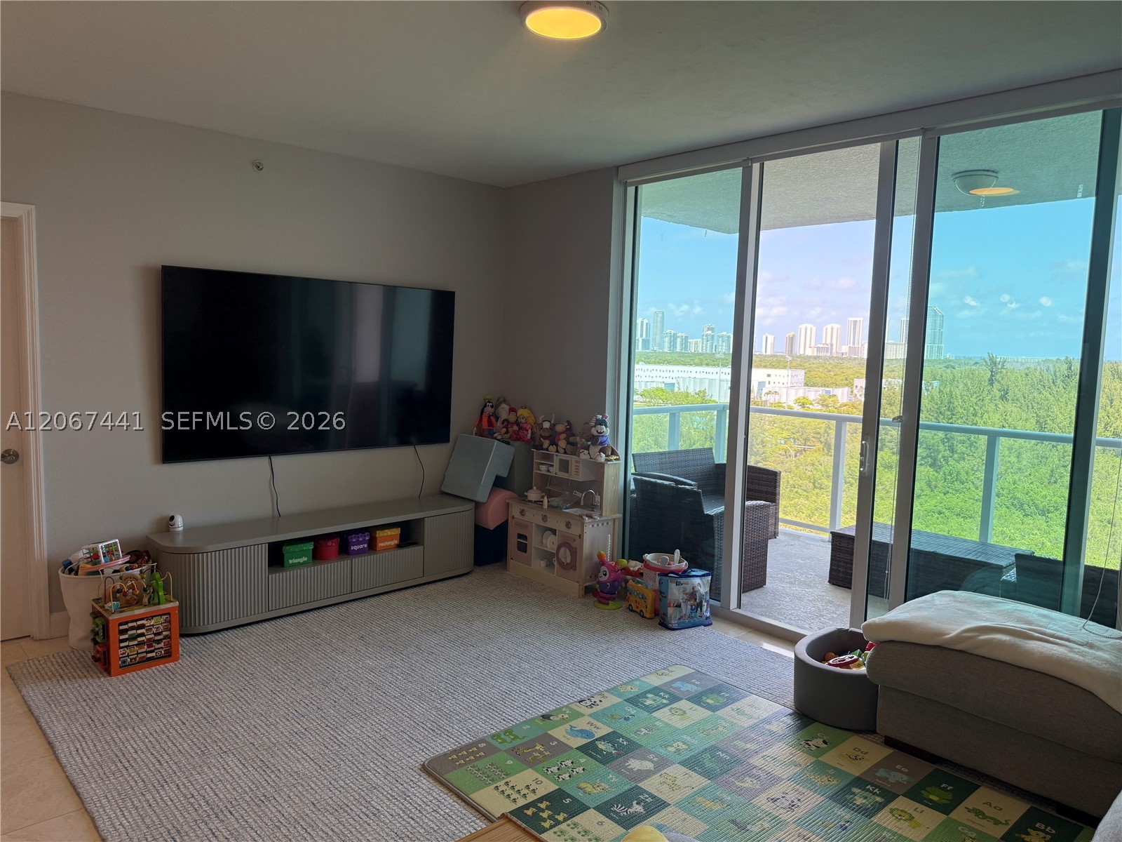 15051 Royal Oaks Ln #1104, North Miami FL 33181