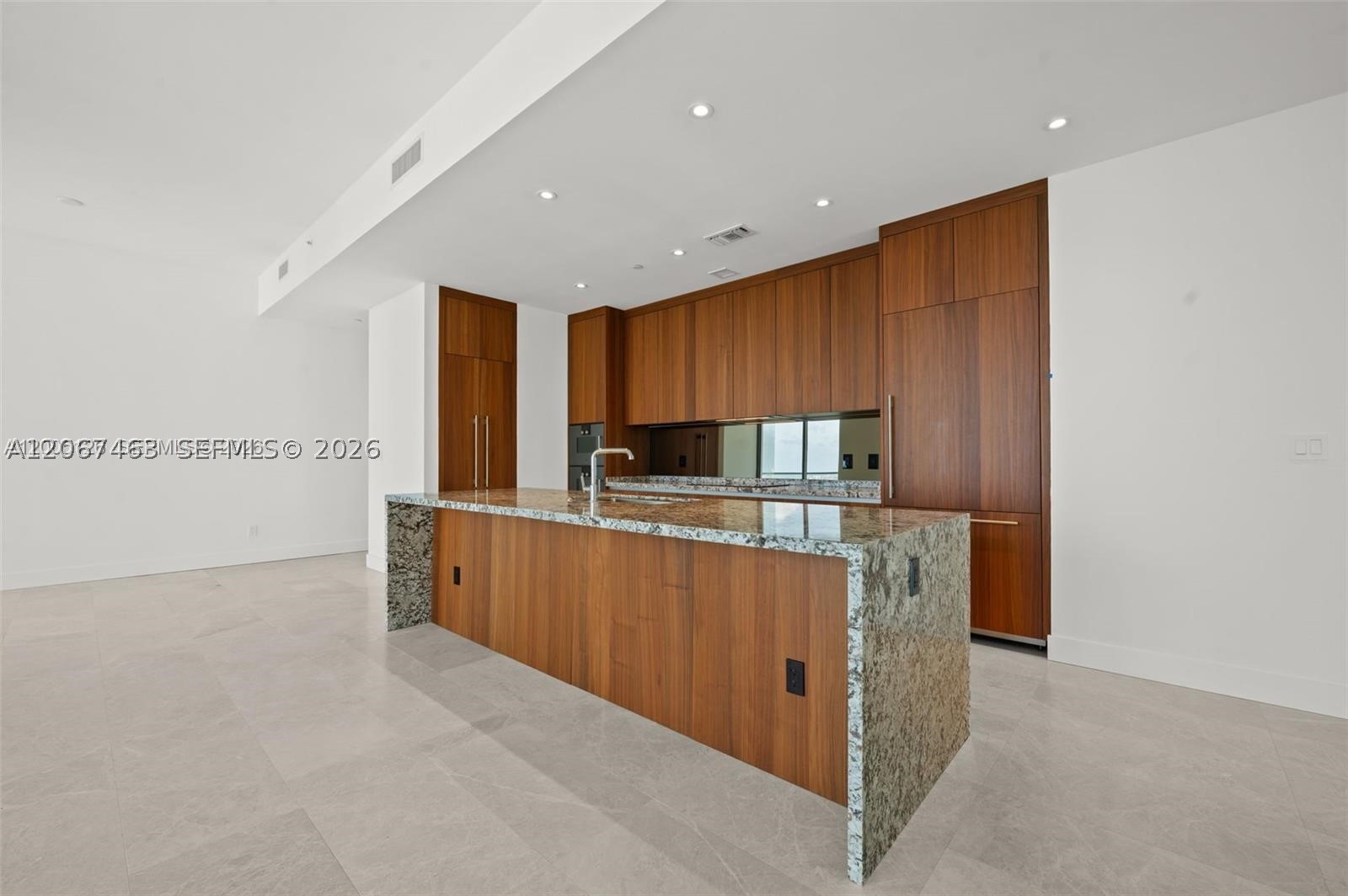 175 SE 25 RD #2604, Miami FL 33129