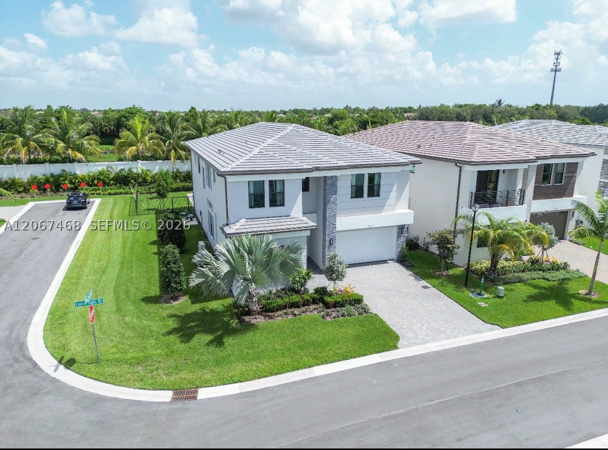 8151 Laurel Falls Dr, Boca Raton FL 33496