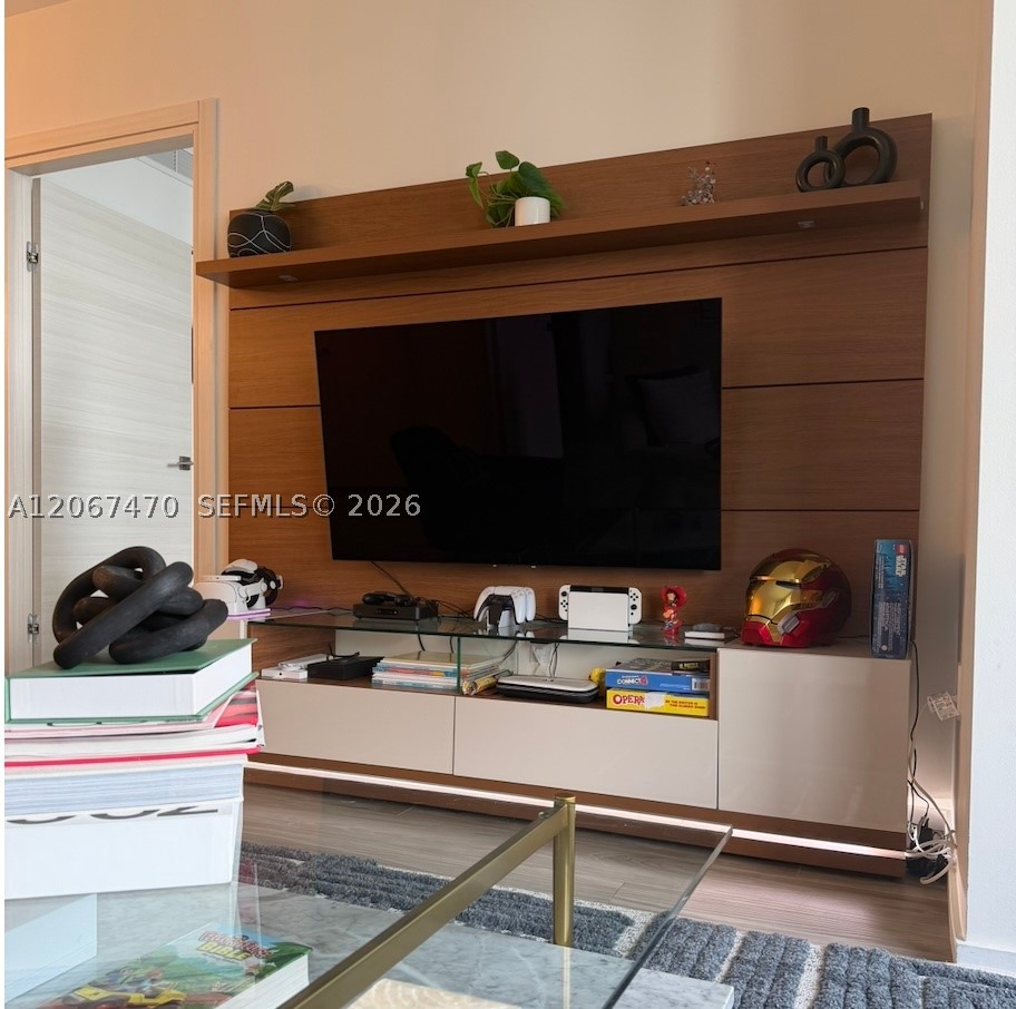 801 S Miami Ave #2410, Miami FL 33130
