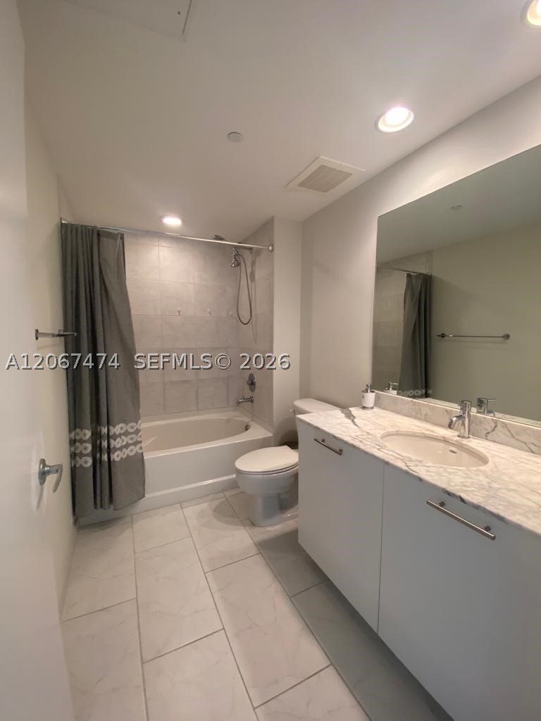 950 Brickell Bay Dr #1903, Miami FL 33131