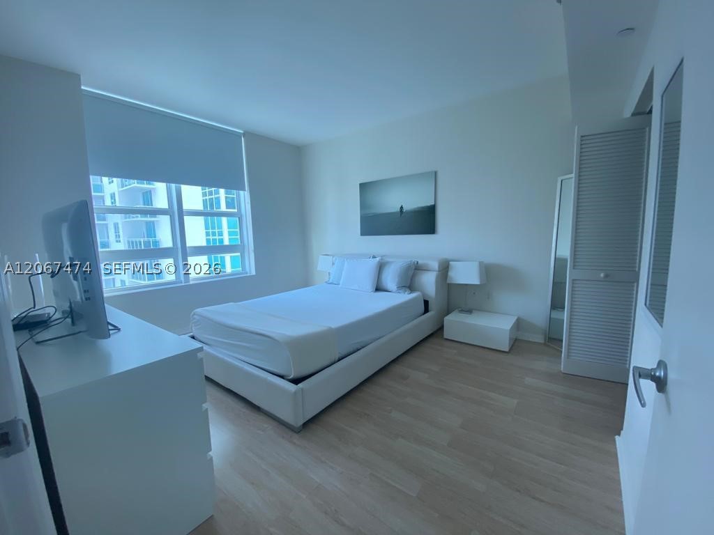950 Brickell Bay Dr #1903, Miami FL 33131
