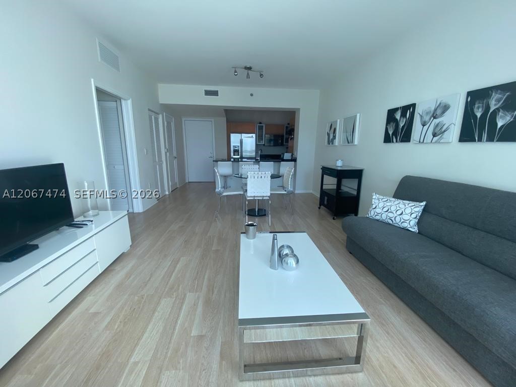950 Brickell Bay Dr #1903, Miami FL 33131