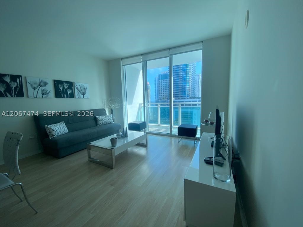 950 Brickell Bay Dr #1903, Miami FL 33131