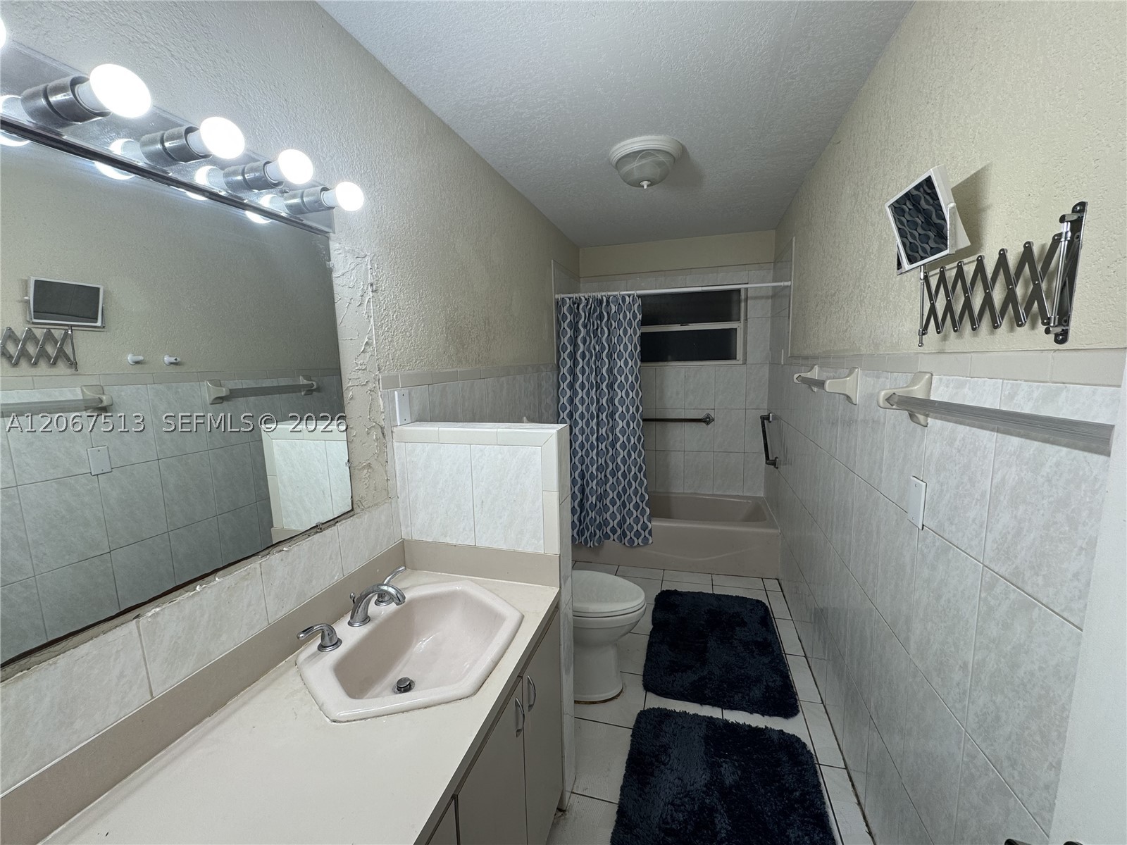 10920 Westwood Lake Dr, Miami FL 33165