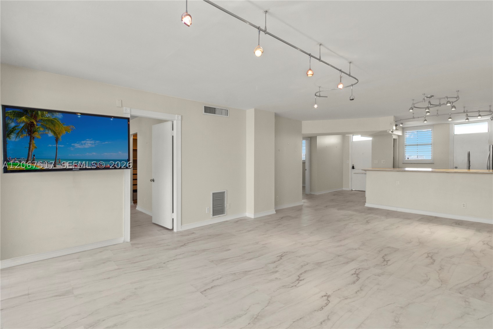 3703 NE 166th St #904-W, North Miami Beach FL 33160