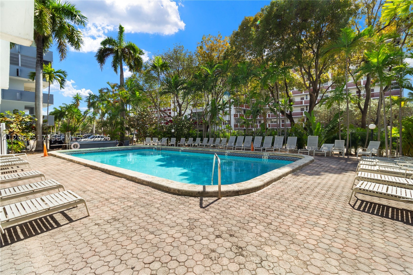 3703 NE 166th St #904-W, North Miami Beach FL 33160