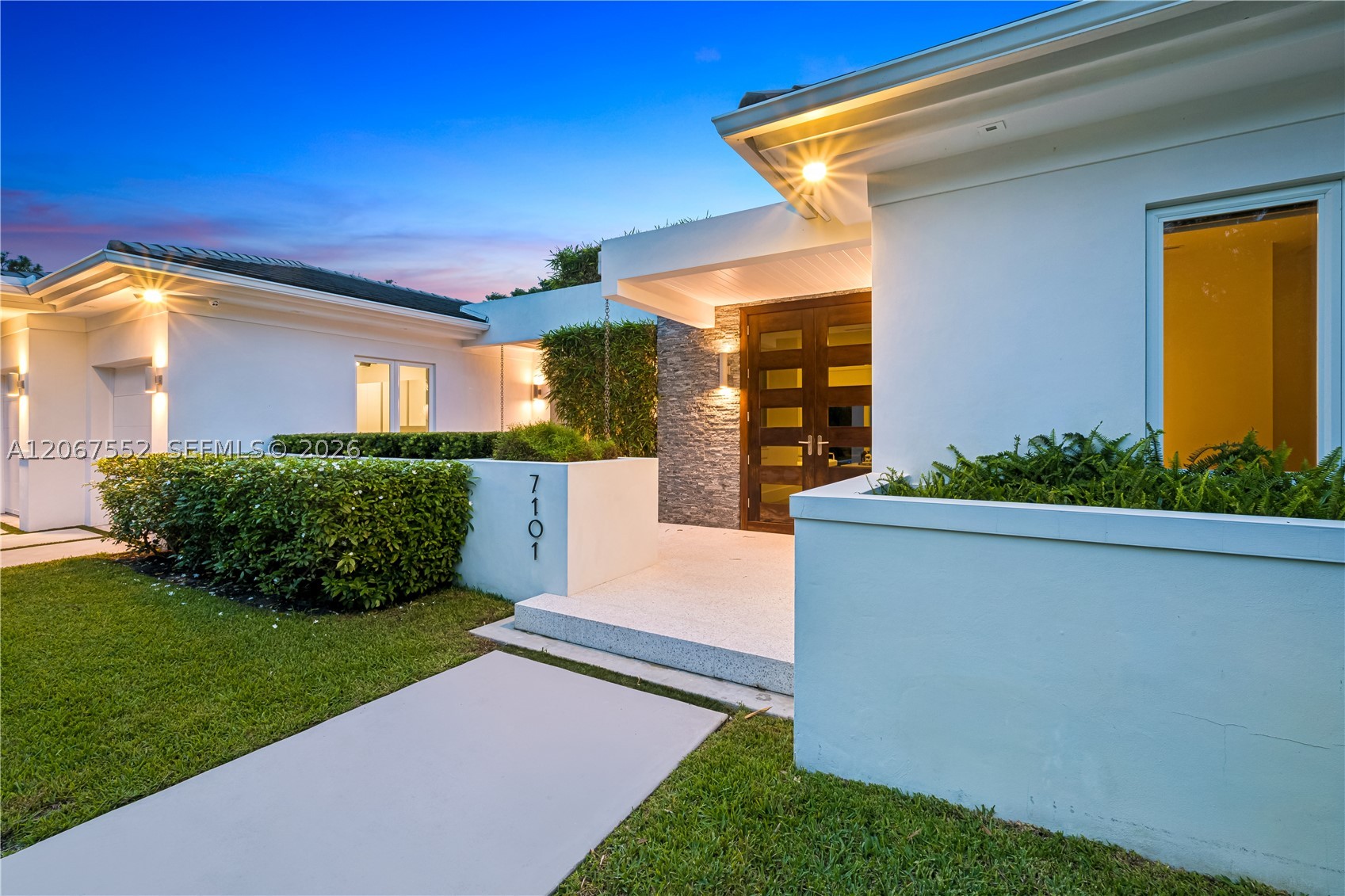 7101 SW 60th St, Miami FL 33143