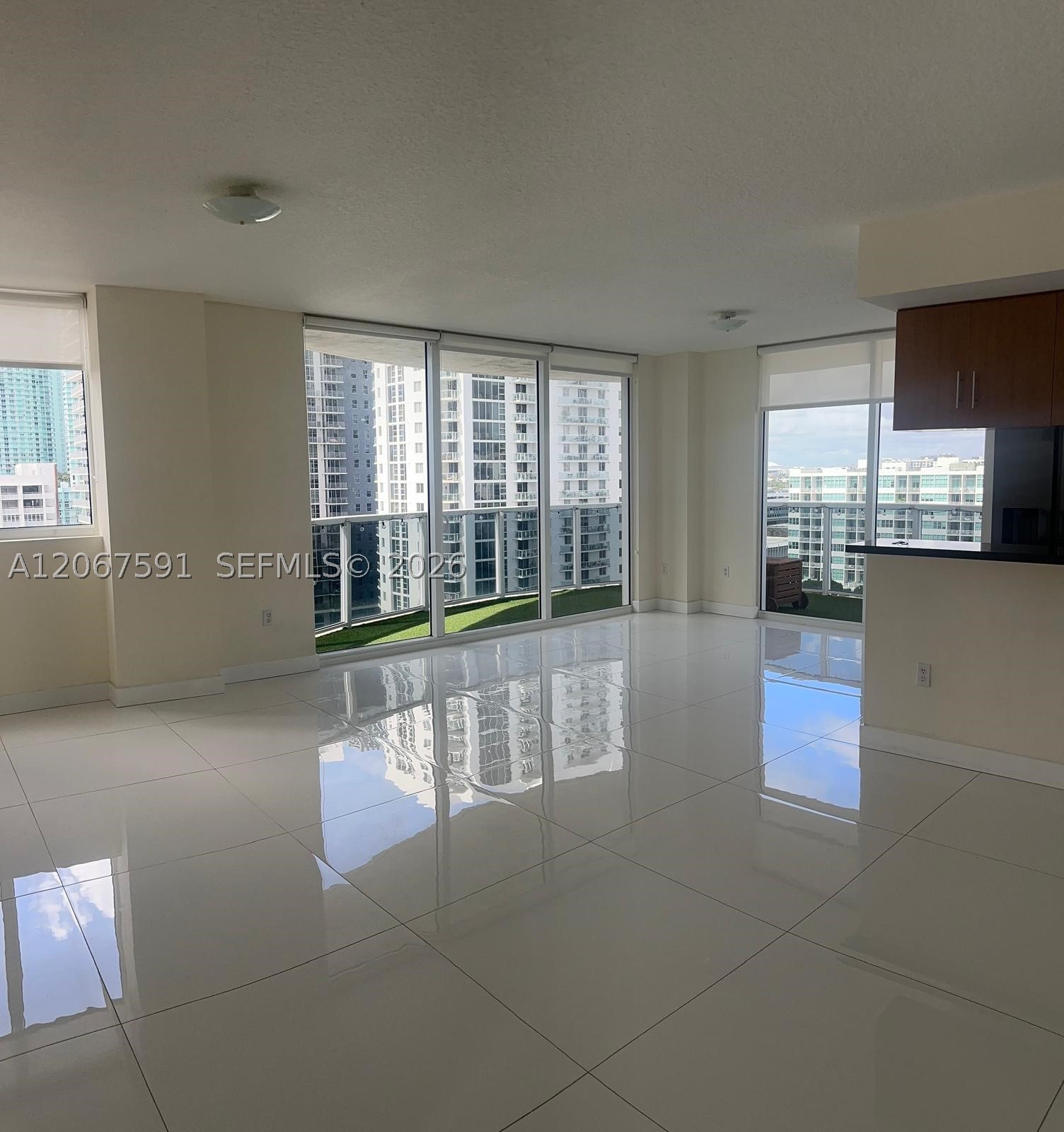 601 NE 23rd St #1605, Miami FL 33137